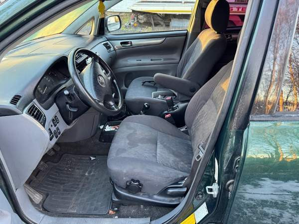 Toyota Avensis Verso Tornio - photo 6