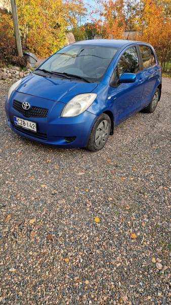 Toyota Yaris Vantaa - valokuva 2