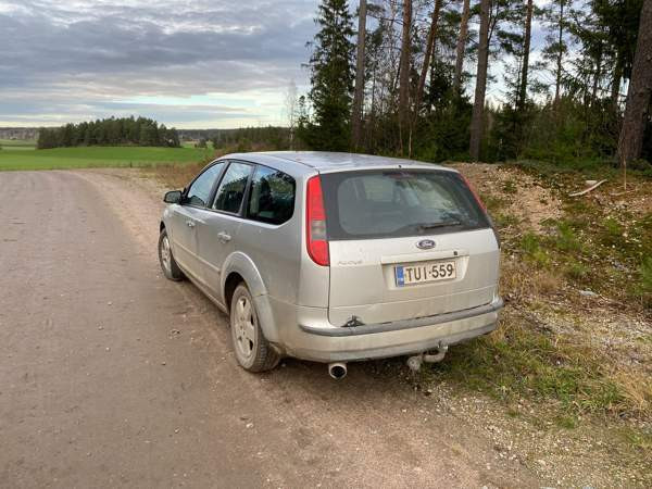 Ford Focus Sarov - valokuva 2