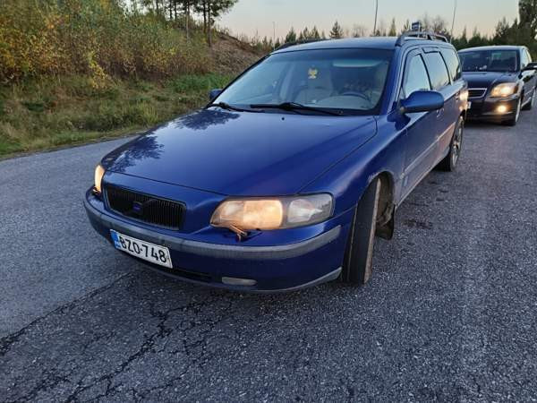 Volvo V70 Kushnarenkovo - valokuva 2