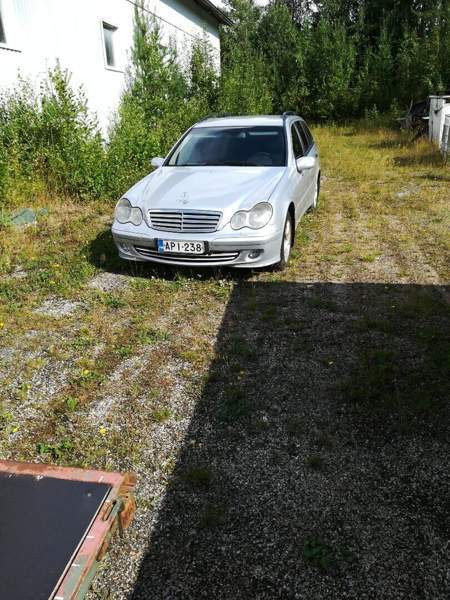 Mercedes-Benz 200 Taksimo - valokuva 1
