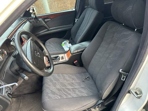 Mercedes-Benz E Glebychevo - valokuva 8