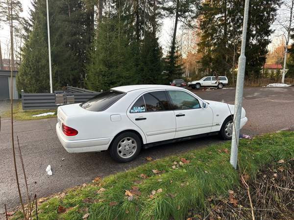 Mercedes-Benz E Glebychevo - valokuva 6