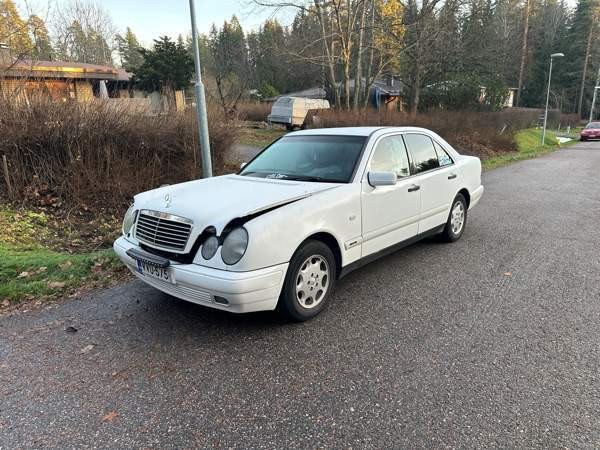 Mercedes-Benz E Glebychevo - valokuva 2