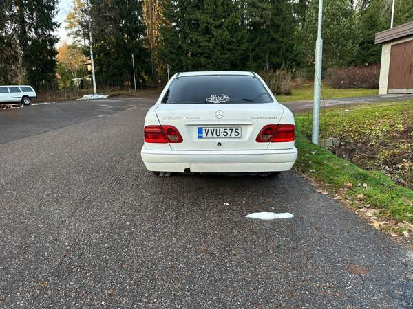 Mercedes-Benz E Glebychevo - valokuva 5