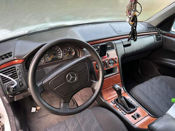 Mercedes-Benz E Glebychevo - valokuva 7