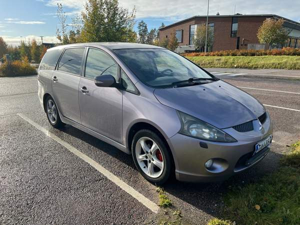 Mitsubishi Grandis Vantaa - photo 4