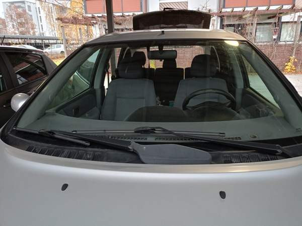 Nissan Almera Tino Helsinki - photo 7