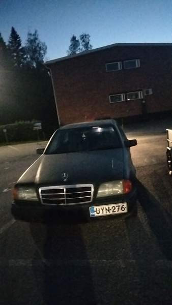 Mercedes-Benz 180 Йоэнсуу - изображение 1