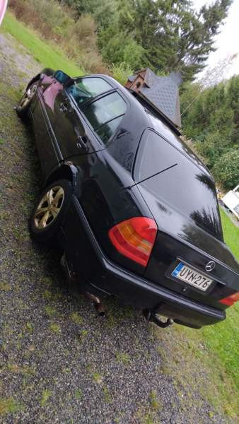 Mercedes-Benz 180 Йоэнсуу - изображение 2