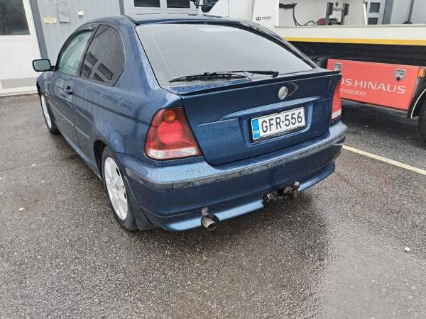 BMW 316 Kruunupyy - valokuva 3