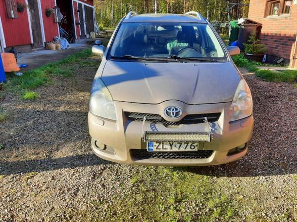 Toyota Corolla Verso Kuhmo - изображение 1