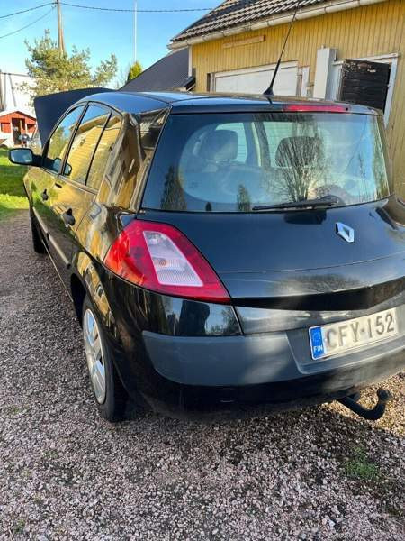 Renault Megane Sarov - valokuva 4