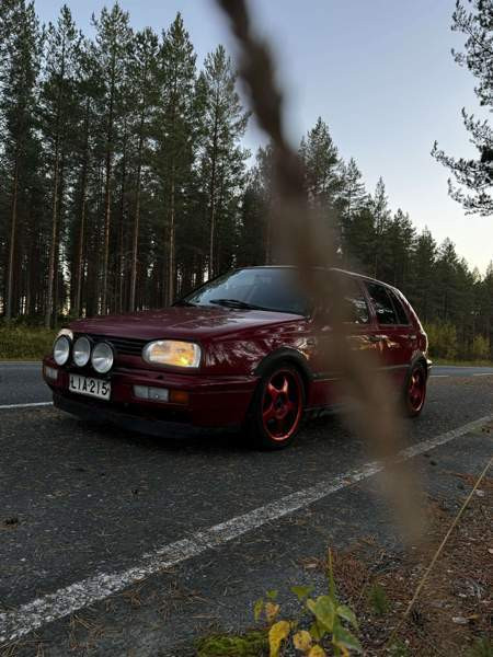 Volkswagen Golf Исалми - изображение 1