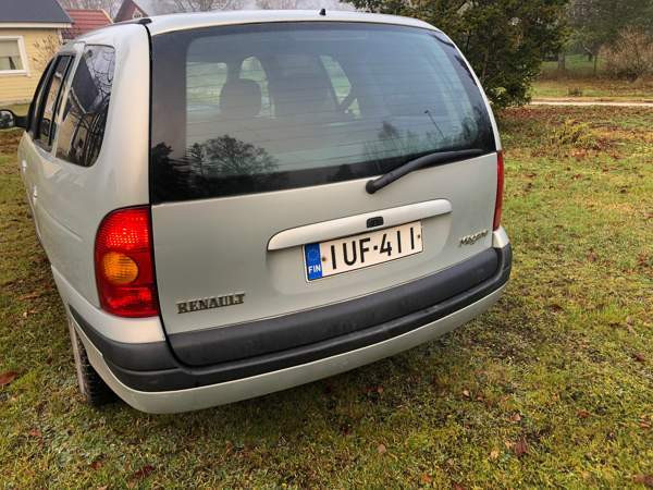 Renault Megane Raasepori - valokuva 3