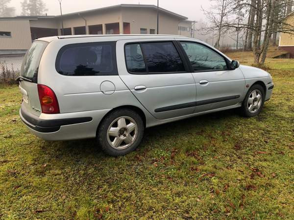 Renault Megane Raasepori - valokuva 2