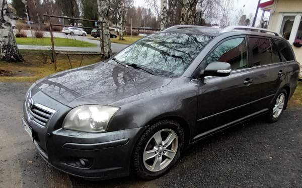 Toyota Avensis Kitee - valokuva 1