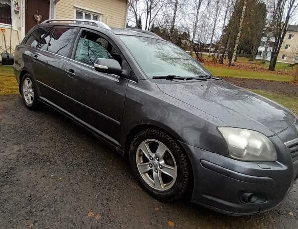Toyota Avensis Kitee - valokuva 2
