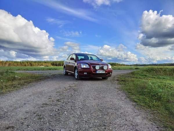 Toyota Avensis Syevyerodonets'k - valokuva 2