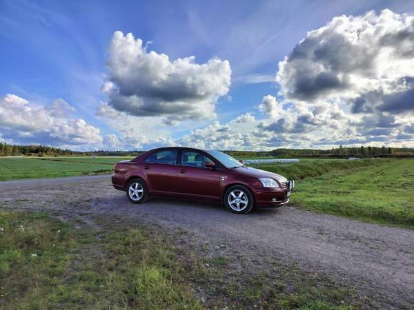 Toyota Avensis Syevyerodonets'k - valokuva 1