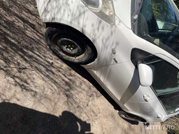 Toyota Yaris Riihimäki - valokuva 8