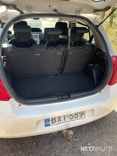 Toyota Yaris Riihimäki - valokuva 4