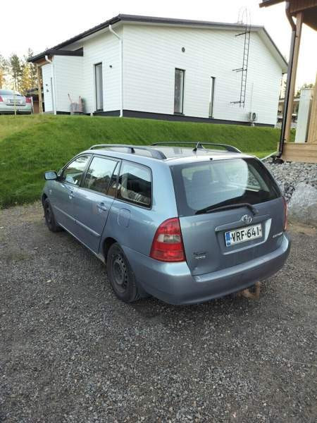 Toyota Corolla Luga - valokuva 4