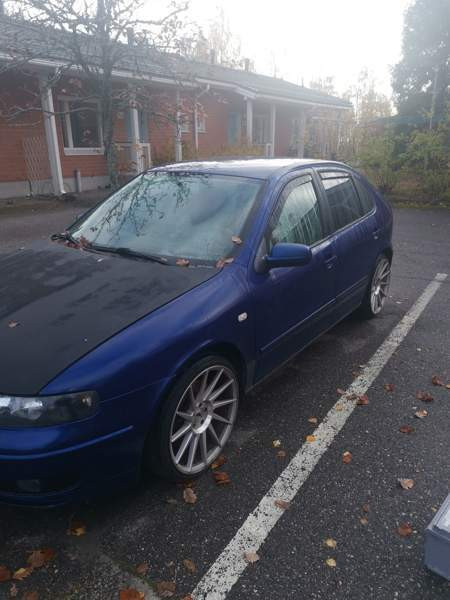 Seat Leon Glebychevo - valokuva 1