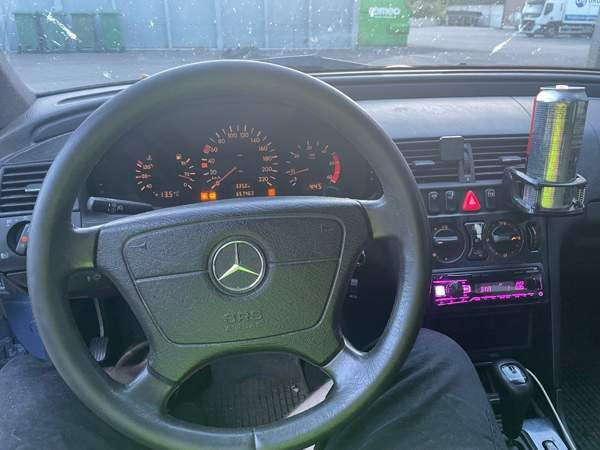 Mercedes-Benz 200 Karkkila - valokuva 8