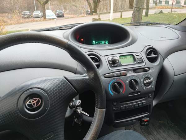 Toyota Yaris Helsinki - photo 4