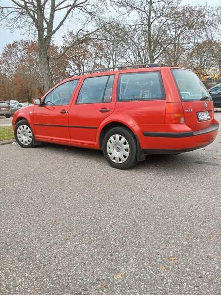 Volkswagen Golf Sarov - valokuva 1