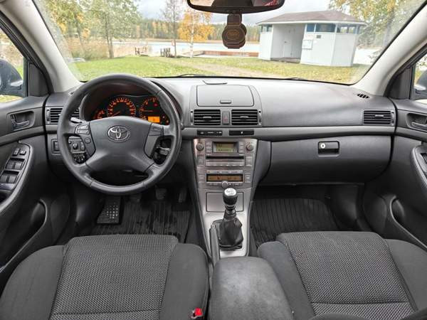 Toyota Avensis Savonlinna - valokuva 5
