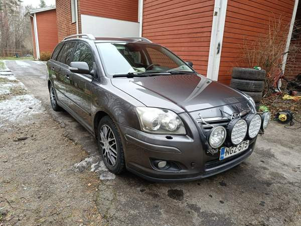 Toyota Avensis Savonlinna - valokuva 2
