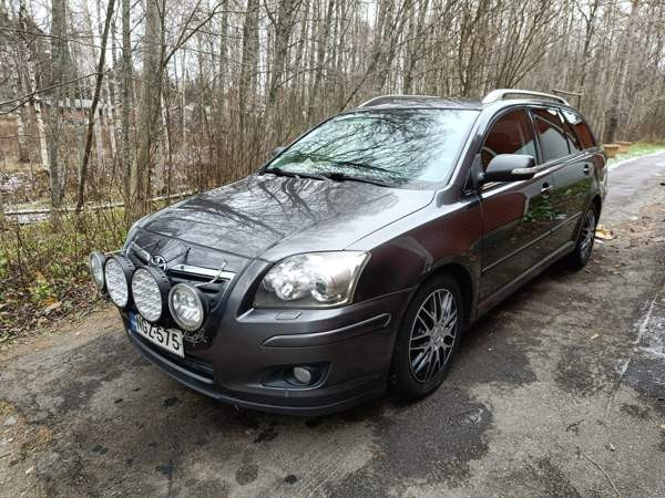 Toyota Avensis Savonlinna - valokuva 1